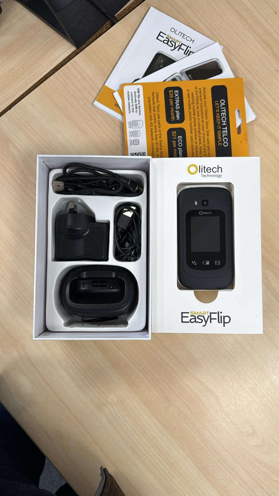 OPEN BOX - Olitech SMART EasyFlip 4G Seniors Phone Big Buttons GPS SOS WiFi HotSpot WhatsApp - Black/White