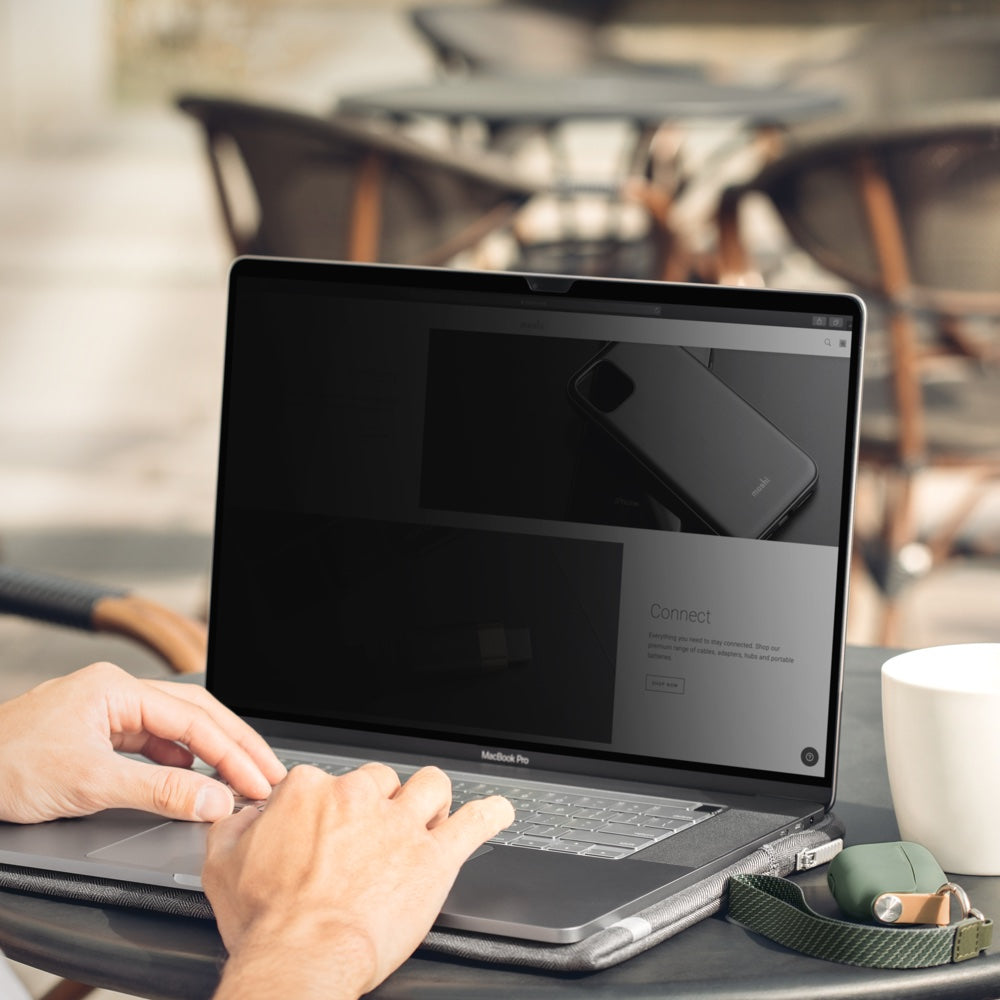 Moshi Umbra Privacy Guard for MacBook Pro 16"