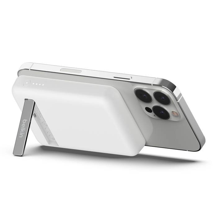 Belkin Boost Up Charge Magnetic Wireless Power Bank 5,000mAh with stand - White