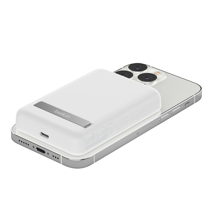 Belkin Boost Up Charge Magnetic Wireless Power Bank 5,000mAh with stand - White